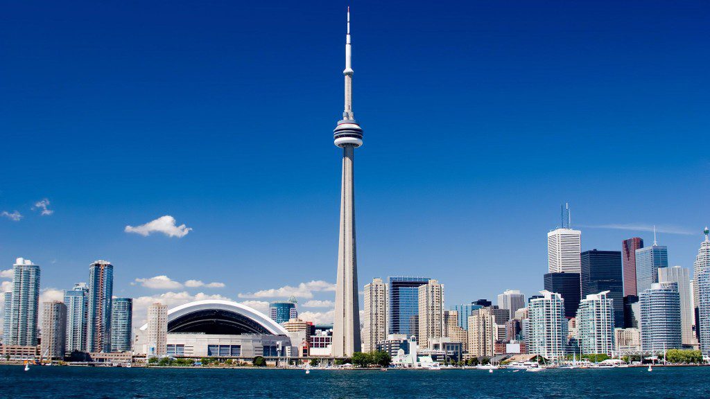 Toronto-Skyline-CN-Tower[1]